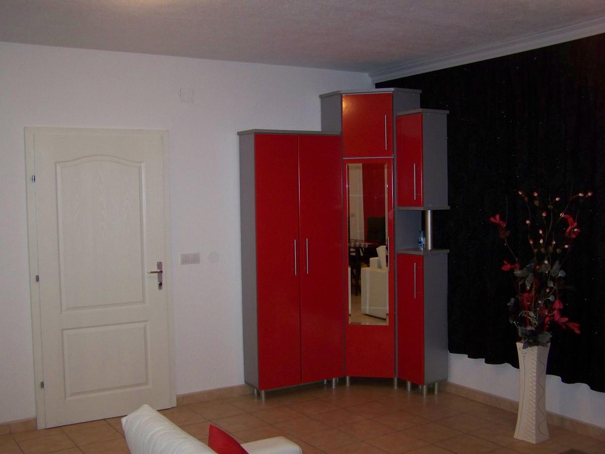 Villa Eros Apartments 2 ستروغا المظهر الخارجي الصورة