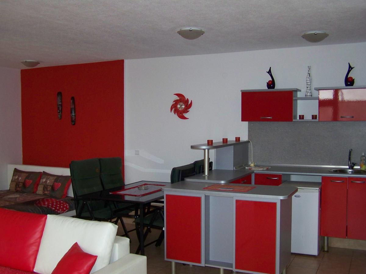 Villa Eros Apartments 2 ستروغا المظهر الخارجي الصورة