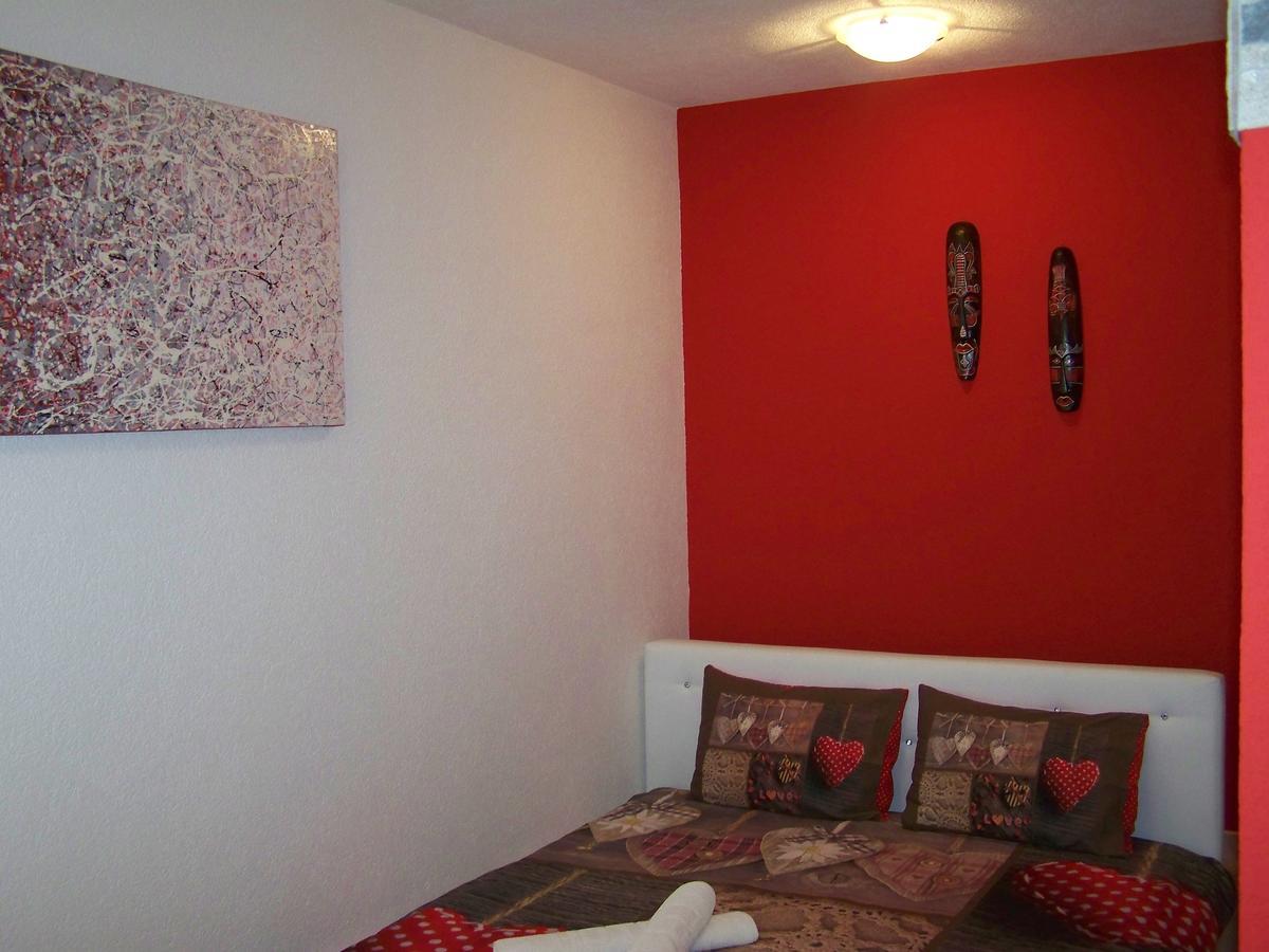 Villa Eros Apartments 2 ستروغا المظهر الخارجي الصورة